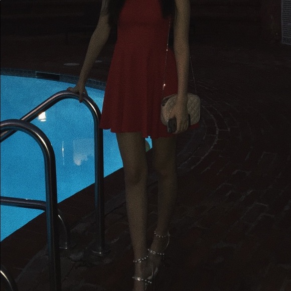 A little red dress - Picture 2 of 3